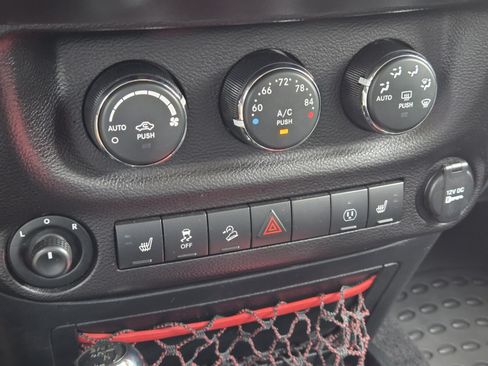 Used 2017 Jeep Wrangler Unlimited Rubicon AWD/4WD image 17