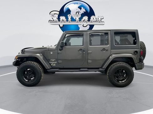 Used 2017 Jeep Wrangler Unlimited Sahara w/ Max Tow Package image 8
