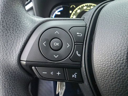 Used 2025 Toyota RAV4 XLE image 12