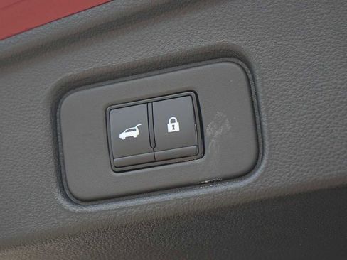 Used 2025 Nissan Pathfinder SV FWD image 26