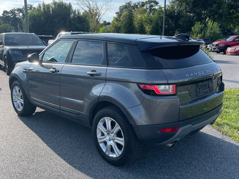 Used 2018 Land Rover Range Rover Evoque SE Premium AWD/4WD image 4