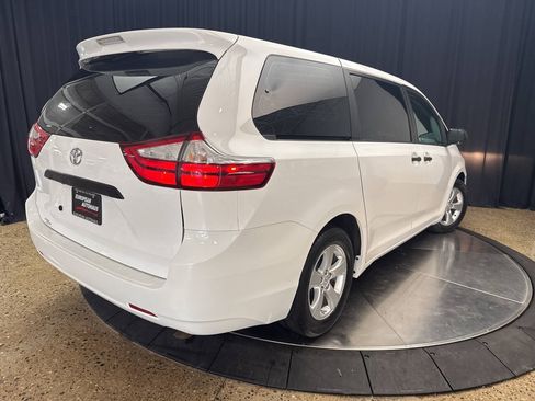 Used 2017 Toyota Sienna L FWD image 6