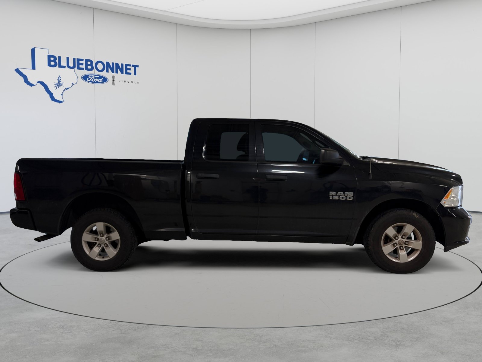 Used 2018 RAM 1500 Express RWD image 4