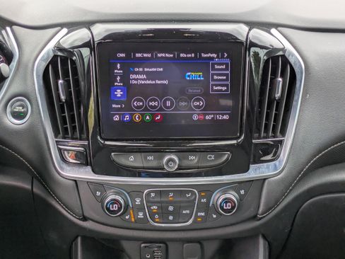Used 2022 Chevrolet Traverse Premier image 14