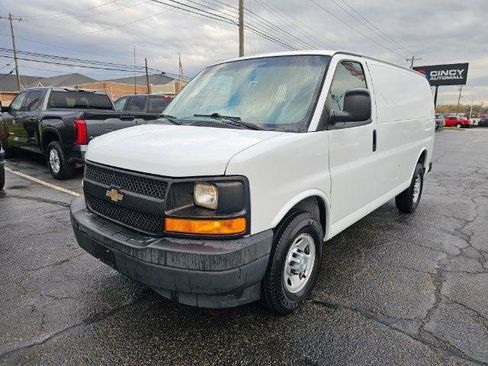 Used 2017 Chevrolet Express 2500 RWD image 1
