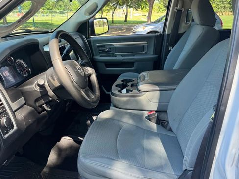 Used 2013 RAM 1500 Classic SLT w/ Premium Display Pkg image 10