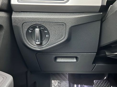 Used 2021 Volkswagen Atlas SE image 28