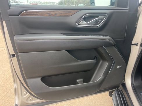 Used 2024 Chevrolet Tahoe Premier w/ Advanced Technology Package image 11