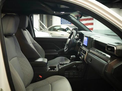 Used 2024 Toyota Tacoma SR5 AWD/4WD image 11