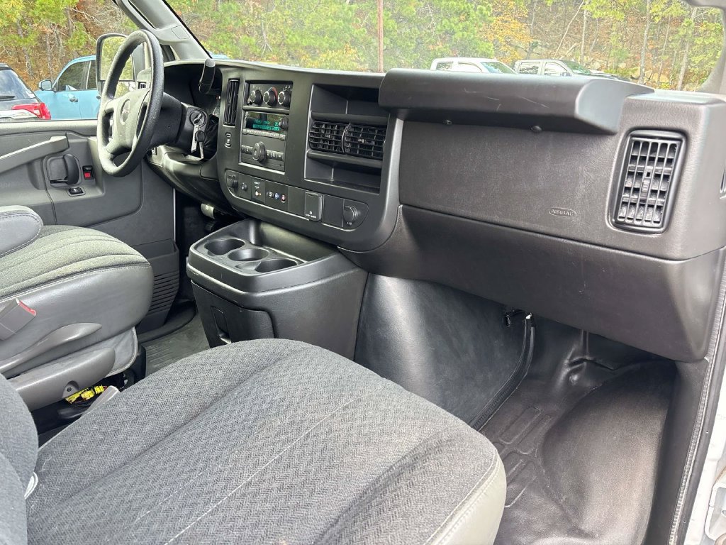 Used 2025 GMC Savana 2500 w/ Driver Convenience Package RWD image 20