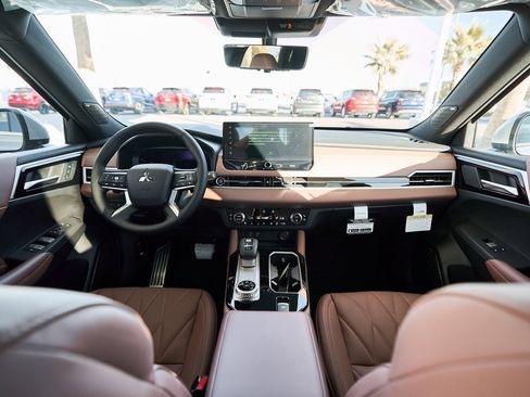 New 2026 Mitsubishi Outlander SEL image 37