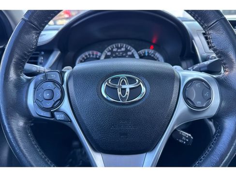 Used 2014 Toyota Camry SE image 25