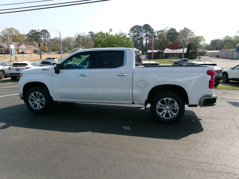 New 2026 Chevrolet Silverado 1500 LTZ w/ LTZ Premium Package AWD/4WD image 5