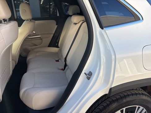 Used 2025 Mercedes-Benz GLA 250 4MATIC image 14