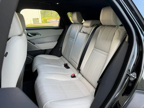 Used 2020 Land Rover Range Rover Velar R-Dynamic S AWD/4WD image 31