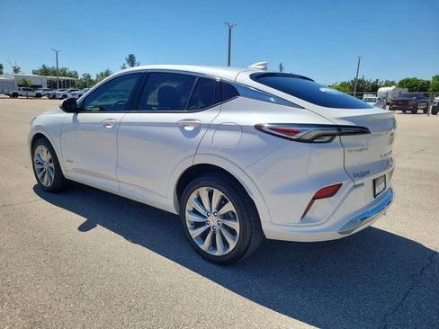 Certified 2024 Buick Envista Avenir FWD image 3