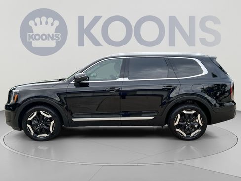 Used 2024 Kia Telluride EX w/ EX Captain's Chair Package AWD/4WD image 2