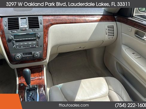 Used 2007 Cadillac DTS w/ Trunk Convenience Package image 41
