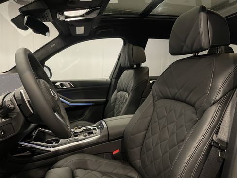Used 2026 BMW X7 xDrive40i w/ M Sport Package image 8