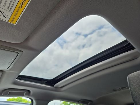 Used 2017 Honda CR-V EX image 23