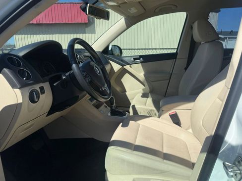 Used 2016 Volkswagen Tiguan S FWD image 6