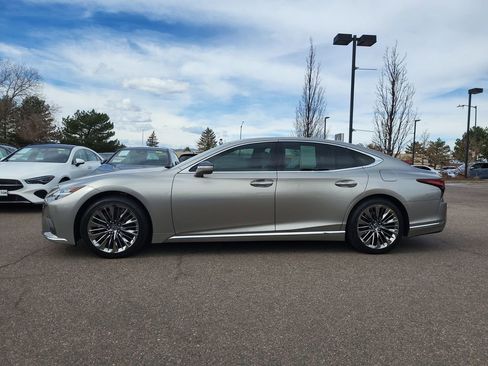 Used 2023 Lexus LS 500 w/ Accessory Package (Z2) image 4