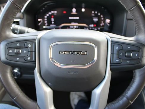 Used 2022 GMC Yukon XL Denali AWD/4WD image 24