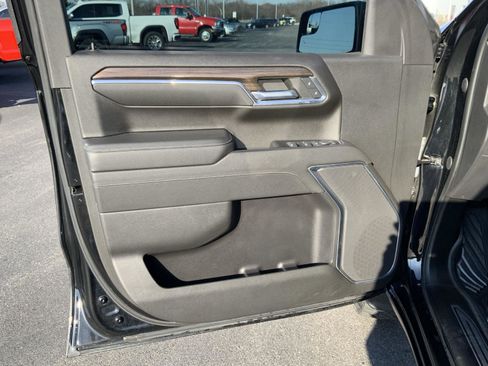 Used 2022 Chevrolet Silverado 1500 LT Trail Boss w/ LPO, Dark Essentials Package image 21