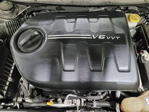 Used 2022 Jeep Cherokee Limited AWD/4WD image 30