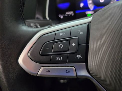 Used 2023 Volkswagen Jetta SE w/ Panoramic Sunroof Package image 34