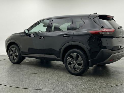 Used 2025 Nissan Rogue SV image 6