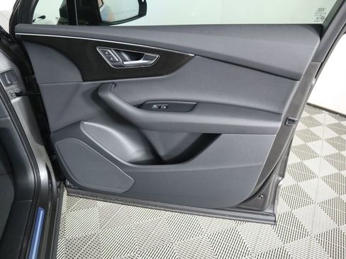 Certified 2025 Audi Q7 2.0T Premium image 27