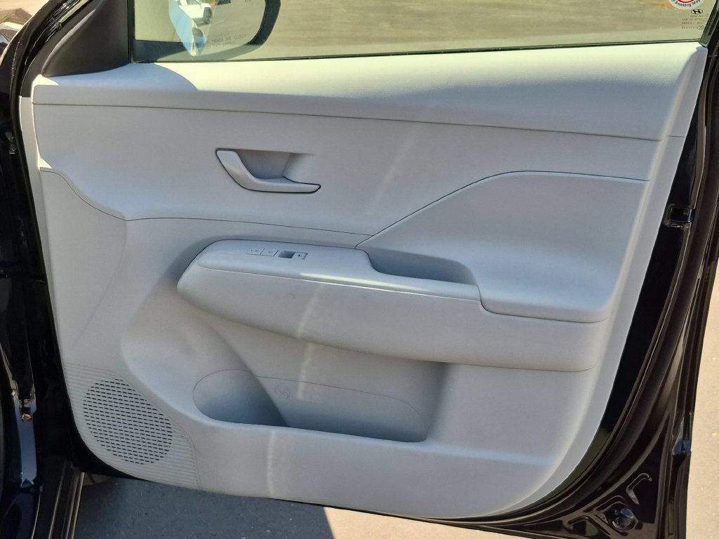 Used 2025 Hyundai Kona SEL FWD image 33