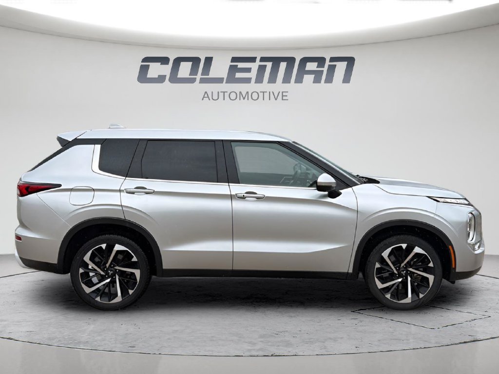 Used 2024 Mitsubishi Outlander SE FWD image 11