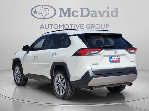 Used 2022 Toyota RAV4 Limited FWD image 4