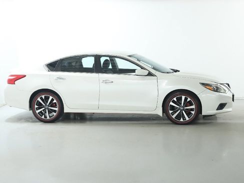 Used 2016 Nissan Altima 3.5 SR image 8