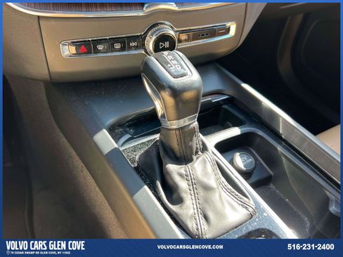 Certified 2019 Volvo XC60 T6 Momentum w/ Advanced Package image 28
