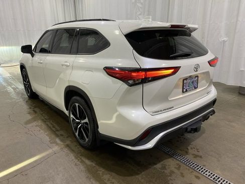 Certified 2021 Toyota Highlander XSE image 6