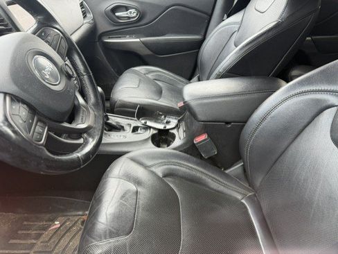 Used 2021 Jeep Cherokee Latitude Lux w/ Sun & Sound Group AWD/4WD image 8