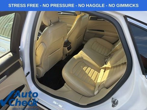 Used 2014 Ford Fusion SE w/ Equipment Group 202A image 31