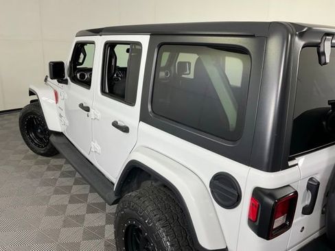 Used 2019 Jeep Wrangler Unlimited Sahara AWD/4WD image 41