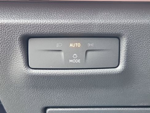 New 2026 Volkswagen Tiguan SE AWD/4WD image 7