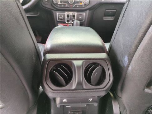 Used 2019 Jeep Wrangler Unlimited Rubicon AWD/4WD image 17