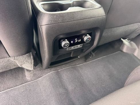 Certified 2025 GMC Acadia Elevation AWD/4WD image 14
