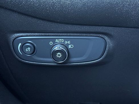 Used 2024 Chevrolet Equinox RS image 34