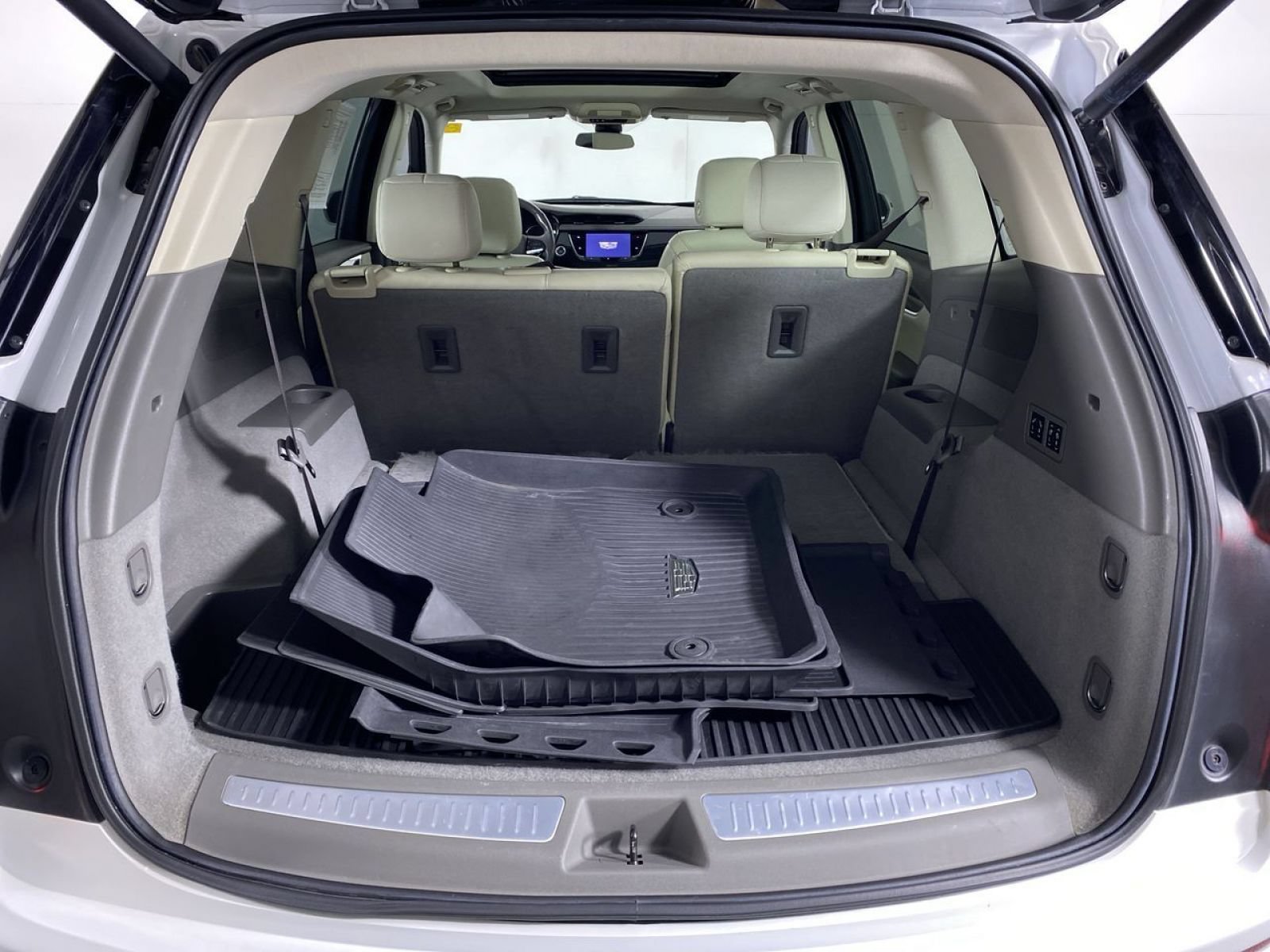 Certified 2020 Cadillac XT6 Premium Luxury FWD image 15
