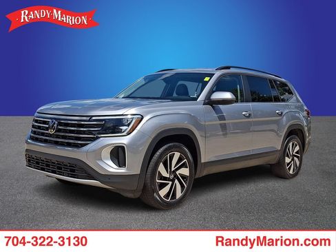Used 2025 Volkswagen Atlas SE FWD image 1