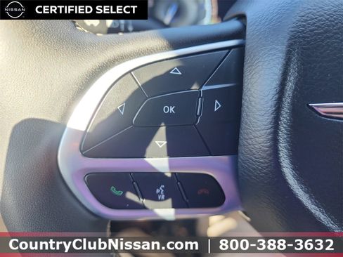Used 2024 Chrysler Pacifica Touring-L image 20