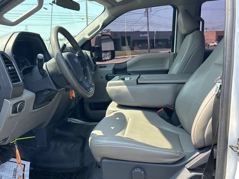 Used 2022 Ford F250 XL w/ Power Equipment Group AWD/4WD image 5