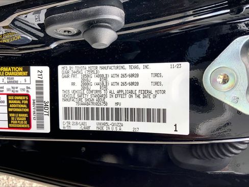 Used 2024 Toyota Sequoia Platinum image 36